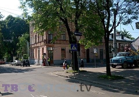 У Львові на двох перехрестях світлофори працюють із перебоями