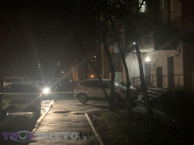 Стали відомі обставини смерті жінки, яка випала з вікна на Сихові