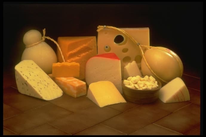 Російські та білоруські посадовці визнали низьку якість українського сиру