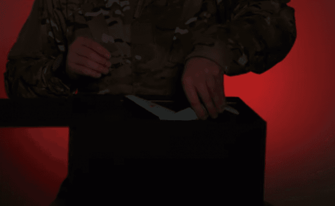 розпаковка «Вlack Box». скриншот з відео фонду