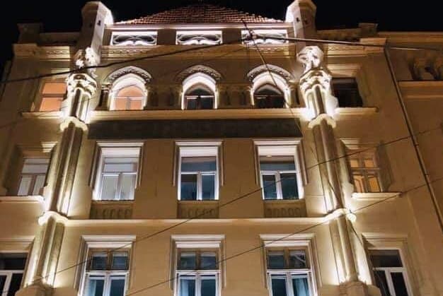 У Львові підсвітили фасад театру Леся Курбаса. Фото