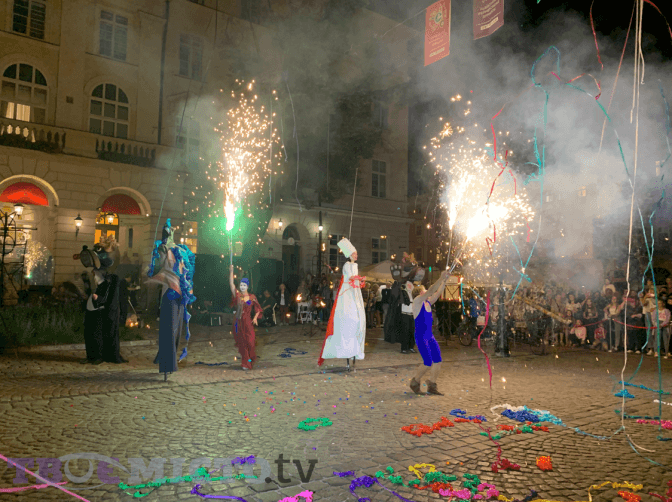 «Ніч у Львові». Фоторепортаж із театру просто неба