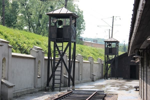 Працівники музею «Територія Терору» у Львові припинили страйк. Доповнено