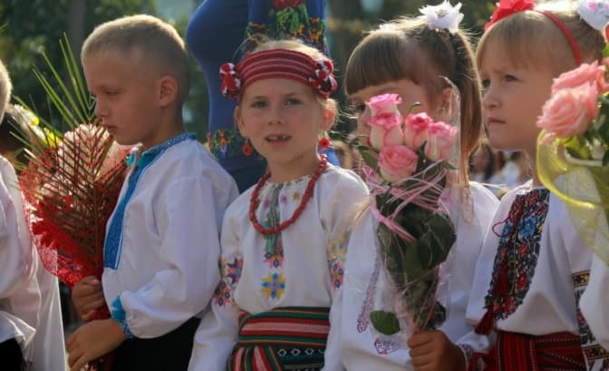 Львів'ян закликають 1 вересня витратити гроші на благодійність або книги