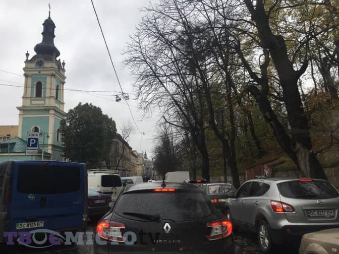 Ситуація на дорогах Львова: затор на Коперника