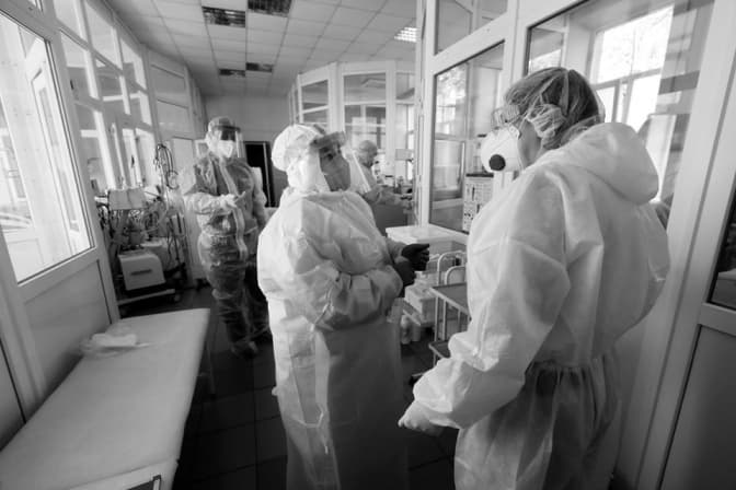 Їм потрібен кисень. Майже усі госпіталізовані в інфекційній лікарні кисневозалежні