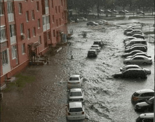 Львів’яни просять реконструювати частину колектора на проспекті Чорновола – вулиці Торф’яній