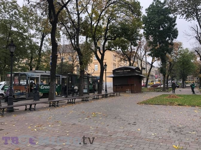 У центрі Львова зупинилися трамваї. Фото