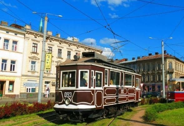 Львів’ян запрошують проїхатися раритетними трамваями