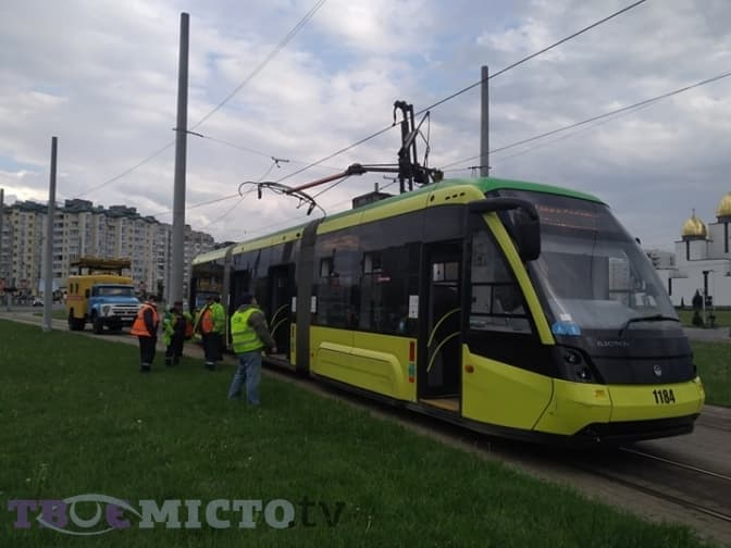 Ситуація на дорогах Львова: із Сихова у центр не курсують трамваї. Фото