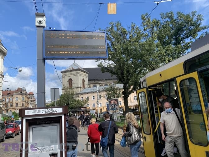 Львів купить ще 50 електронних табло для інформування про рух транспорту