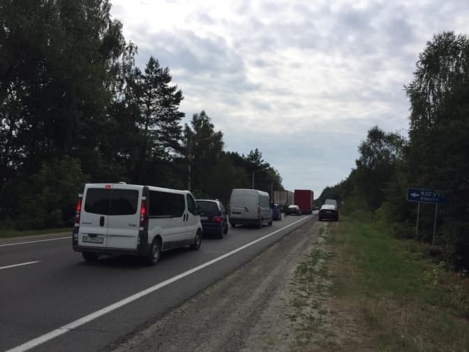 На Львівщині через зрив опалювального сезону мешканці перекрили міжнародну трасу