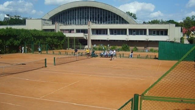 Чи збережуть ґрунтові корти Палацу спорту: у Львові проведуть громадські слухання