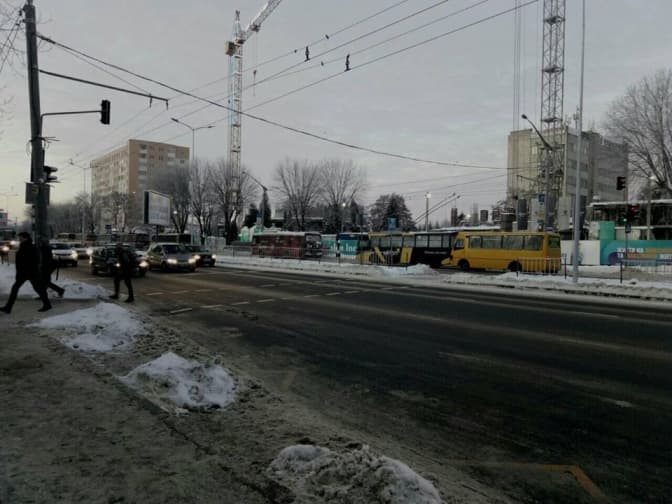 Ситуація на дорогах Львова. У різних районах міста не курсують тролейбуси