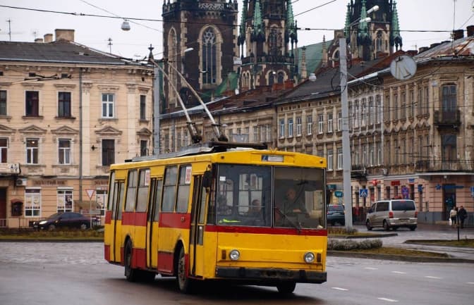 Тролейбус №7 у Львові знову курсує за старим маршрутом