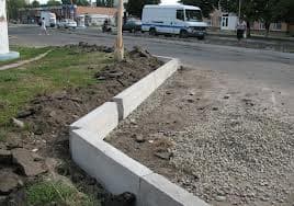 У Львові облаштовують тротуари