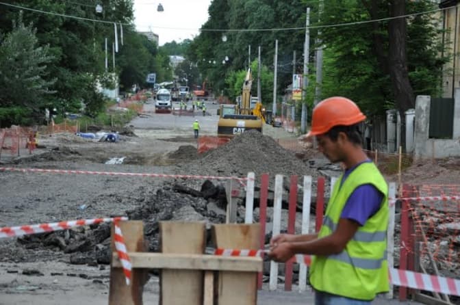 У Львові на вулиці Стуса почали будувати колектор