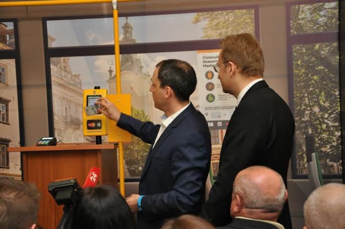 Сьогодні учасники АТО отримали десять перших ID-карток львів’янина