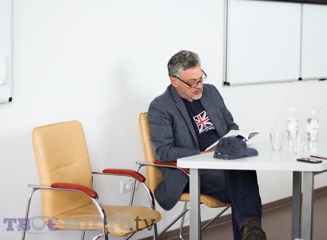 Три тези про діючу війну від автора роману «Аеропорт» у Львові