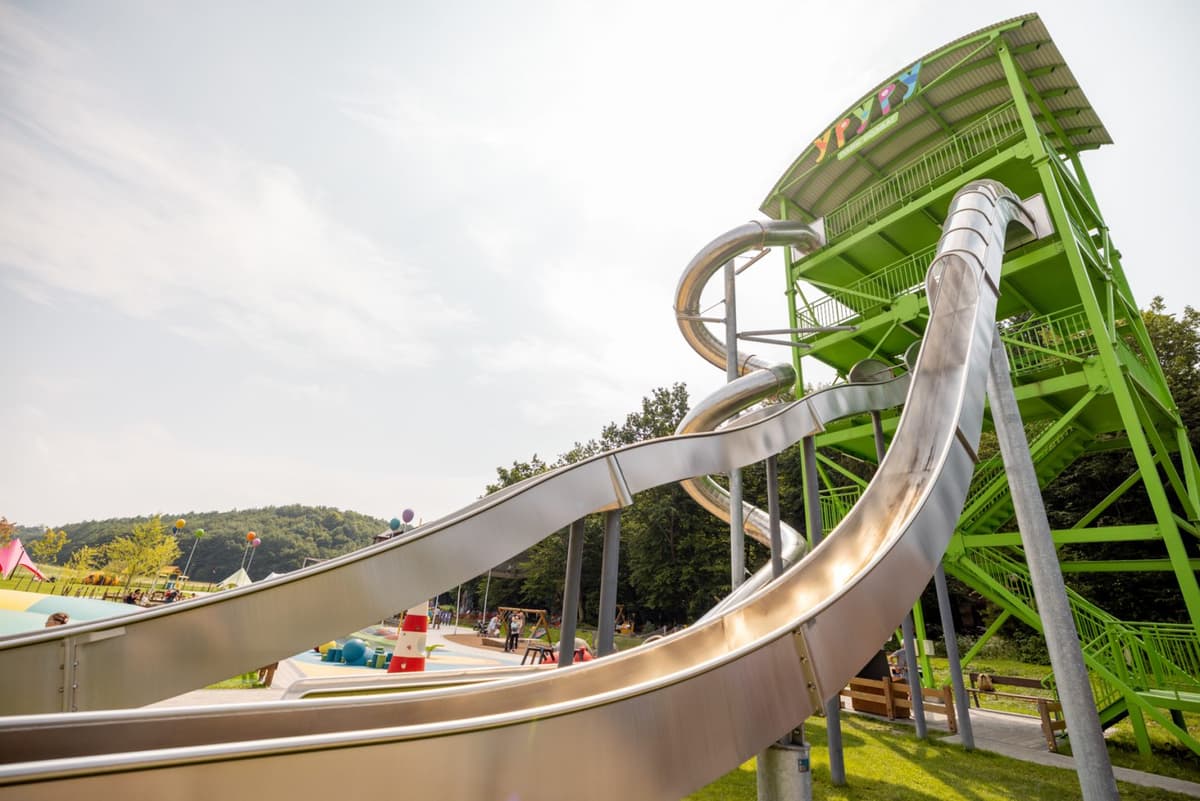 Власники парку розваг біля Львова купили поруч ділянку за понад 2 млн грн