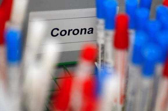 Через мутації коронавірус став більш заразним, але менш смертельним. Дослідження