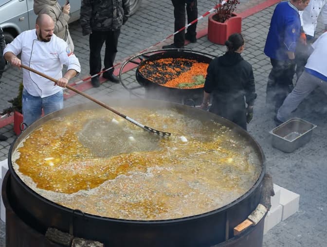 У Львові встановили рекорд із приготування кулешу. Фото