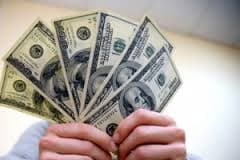 Через подорожчання долара зростуть ціни на послуги та продукти