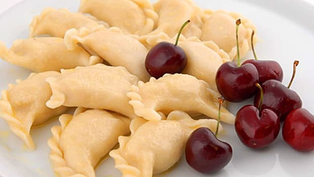 У п’ятницю львів’ян частуватимуть фруктовими варениками