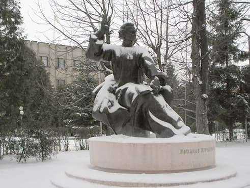 Пам'ятник Михайлу Вербицькому, м. Яворів, ukrfoto.net