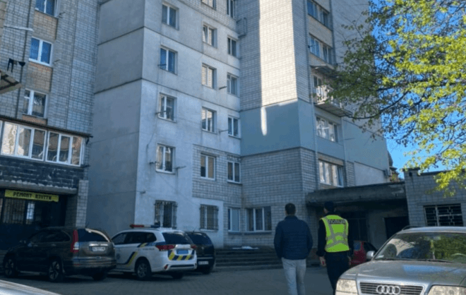 Поліція затримала матір дівчинки, яка випала з вікна квартири у Львові