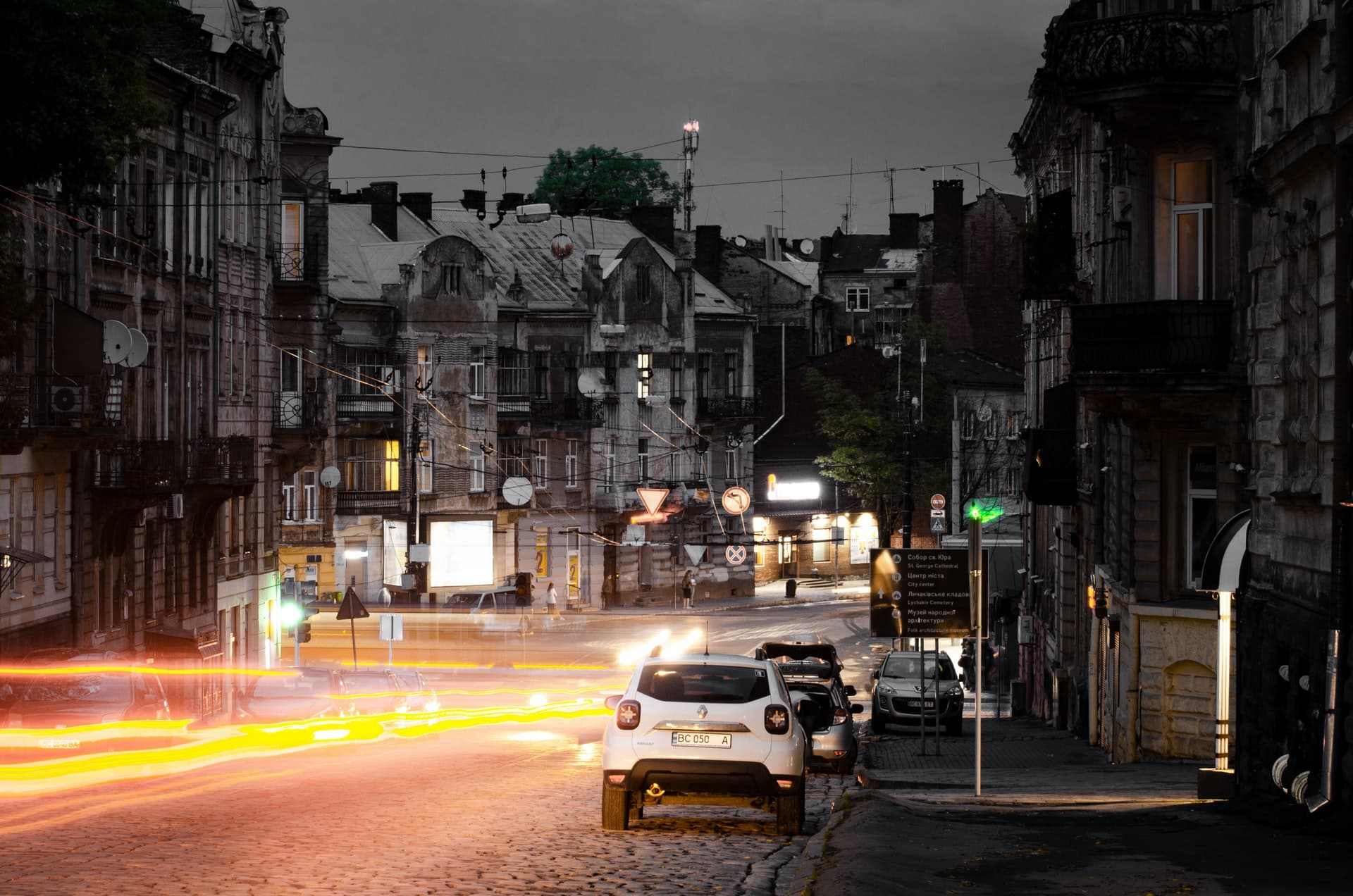 Viktor Talashuk for Unsplash