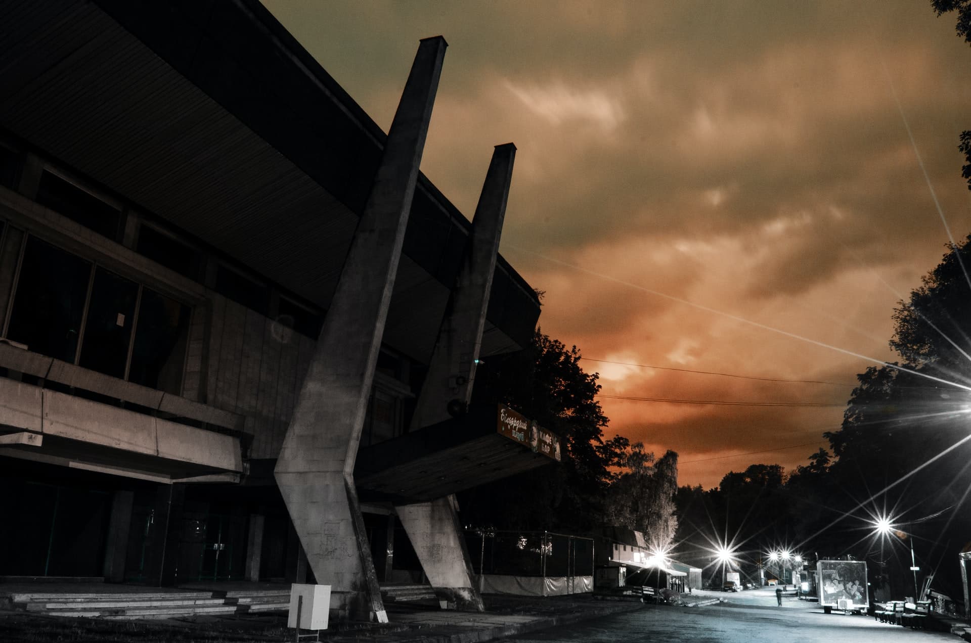 Viktor Talashuk for Unsplash