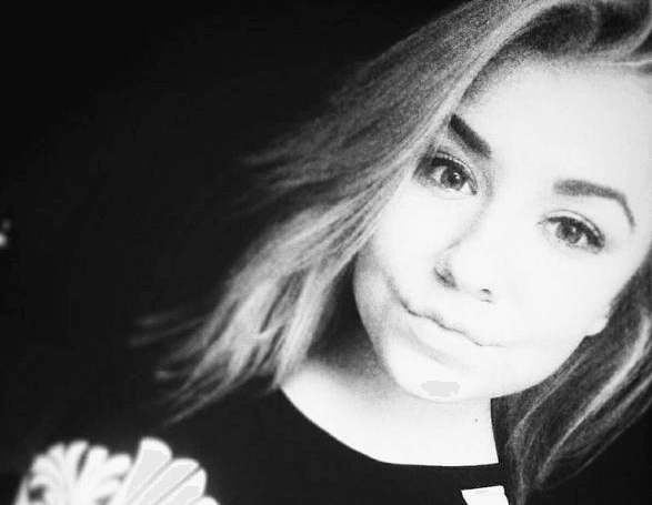 Львів’ян просять допомогти 15-річній Вікторії здолати хворобу