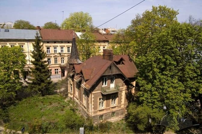 На Чупринки ремонтують знамениту віллу, яку будував Левинський. Фото