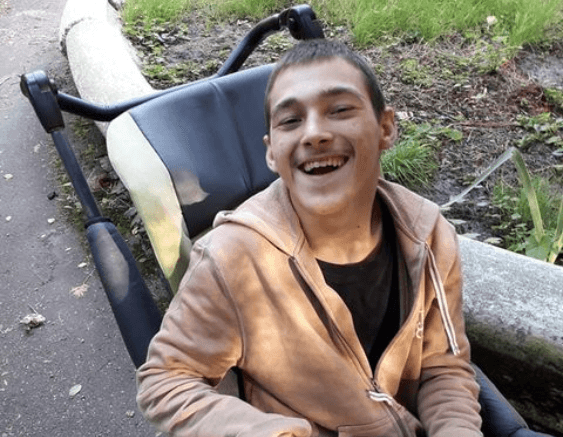 21-річний хлопець зі Стебника потребує допомоги, щоб пройти лікування