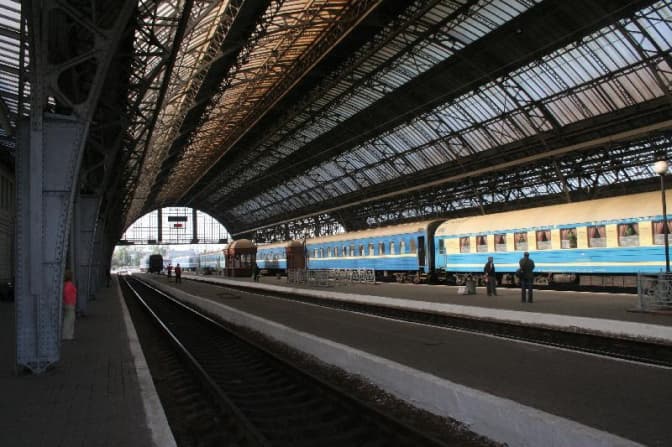 Укрзалізниця призначила ще 5 додаткових потягів на свята через Львів