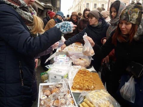 Недільна збірка Нand Мade. У Львові збиратимуть допомогу для військових