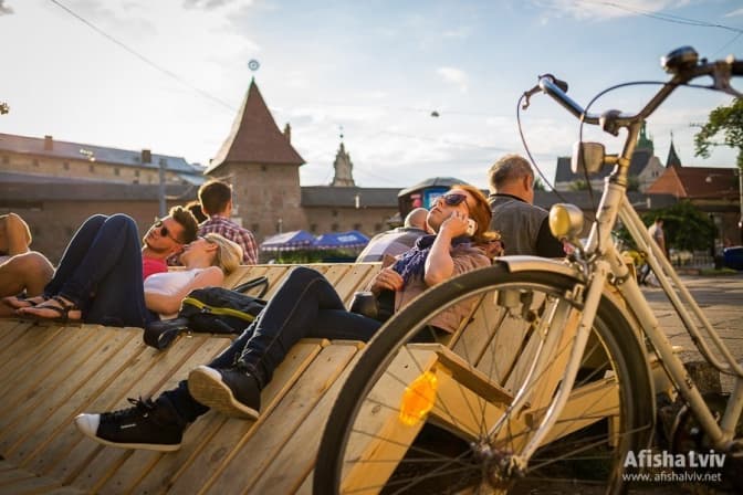 Львів’ян запрошують долучатись до розробки вуличних меблів