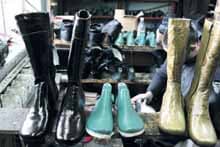 Українці купують одяг на розпродажах