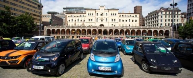 Як у Європі заохочують купівлю електромобілів і як бути з цим на Львівщині