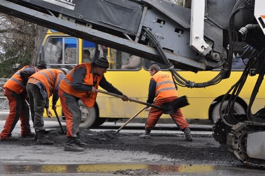 На яких вулицях Львова латають ями