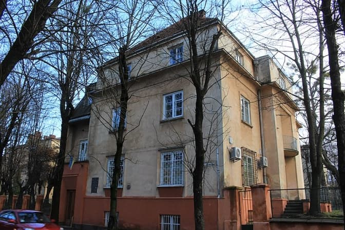 Орендувати приміщення львівської онкополіклініки на Єфремова хочуть 4 кандидати