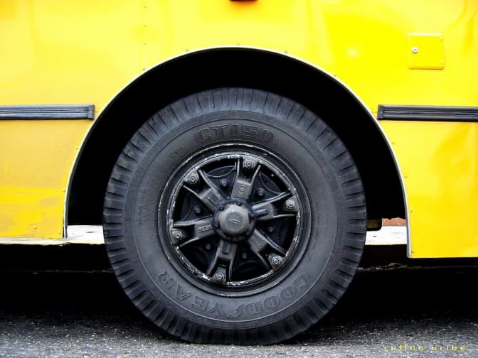 Кого у Львові покарали за те, що у маршруток відпали колеса