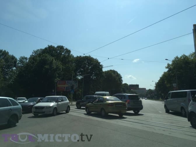 Фото: перехрестя вулиць Липинського-Замарстинівська