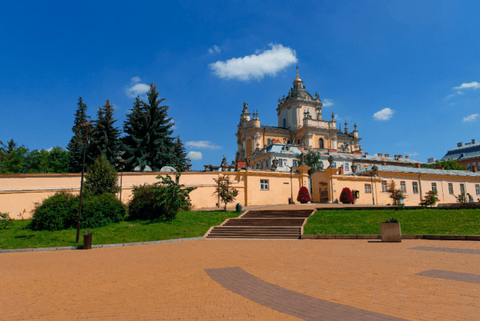 Де поплавати на Львівщині та як слідкувати за собою під час забігів. Головне
