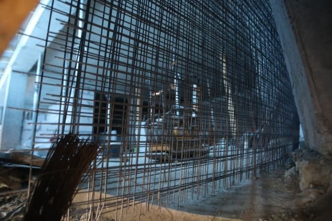 У Львові на Науковій біля «Одеону» вже рік без погоджень ведуть будівництво