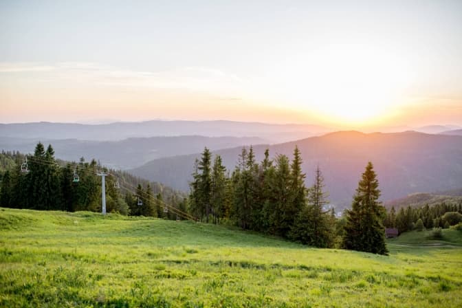Зі Львова в гори. Як добратися до Карпат поїздом