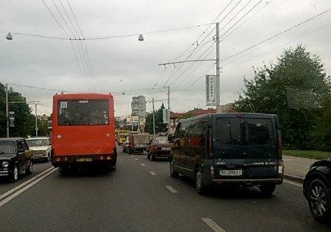 Ситуація на дорогах Львова: затор на вулиці Любінській