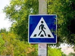 На пішохідних переходах у Львові встановили знаки з підсвіткою