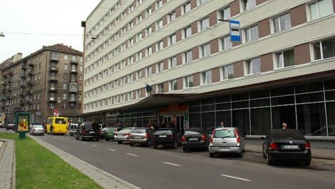 Міська рада відсудила зупинку громадського транспорту в готелю «Львів»